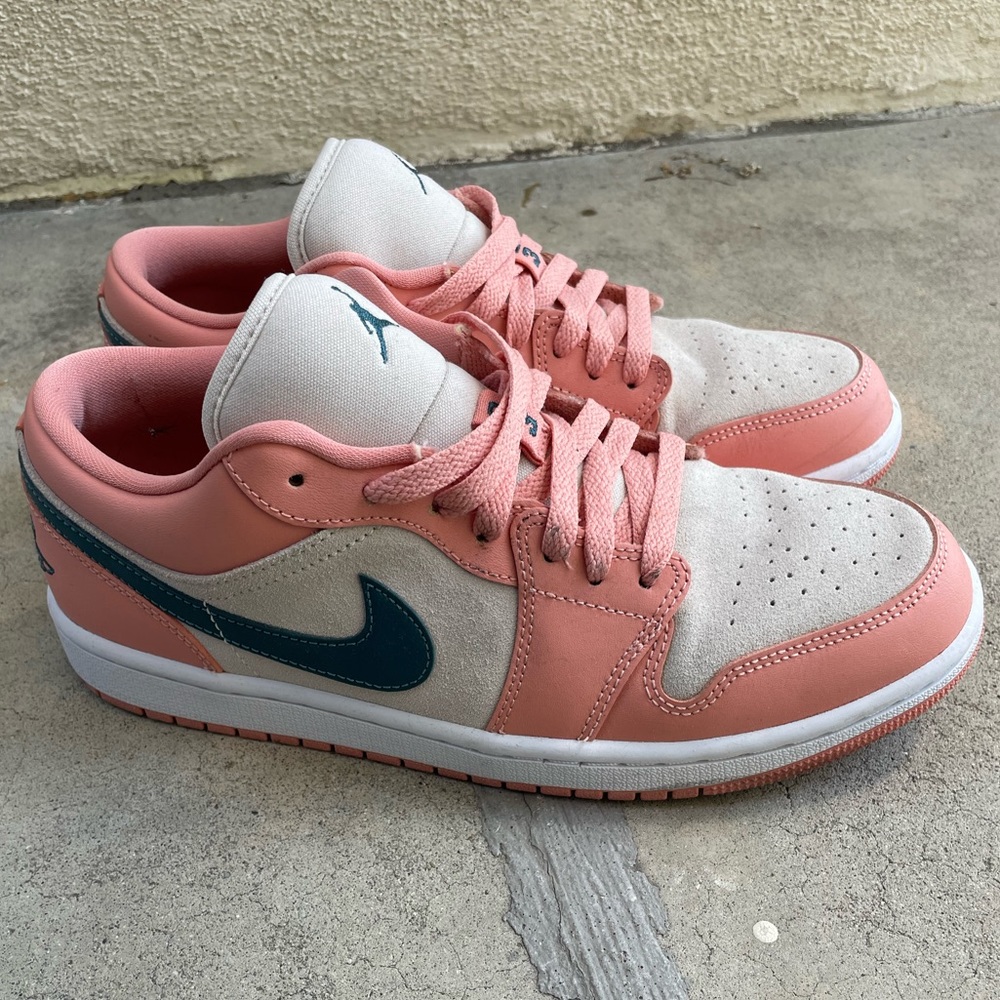 Women’s Jordan 1 Low- Light Madder Root